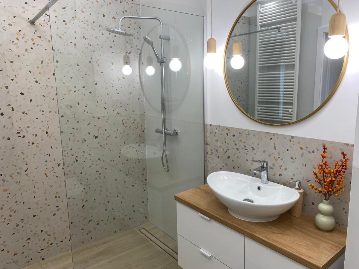 Metro Szwedzka Apartament Orange 바르샤바 외부 사진